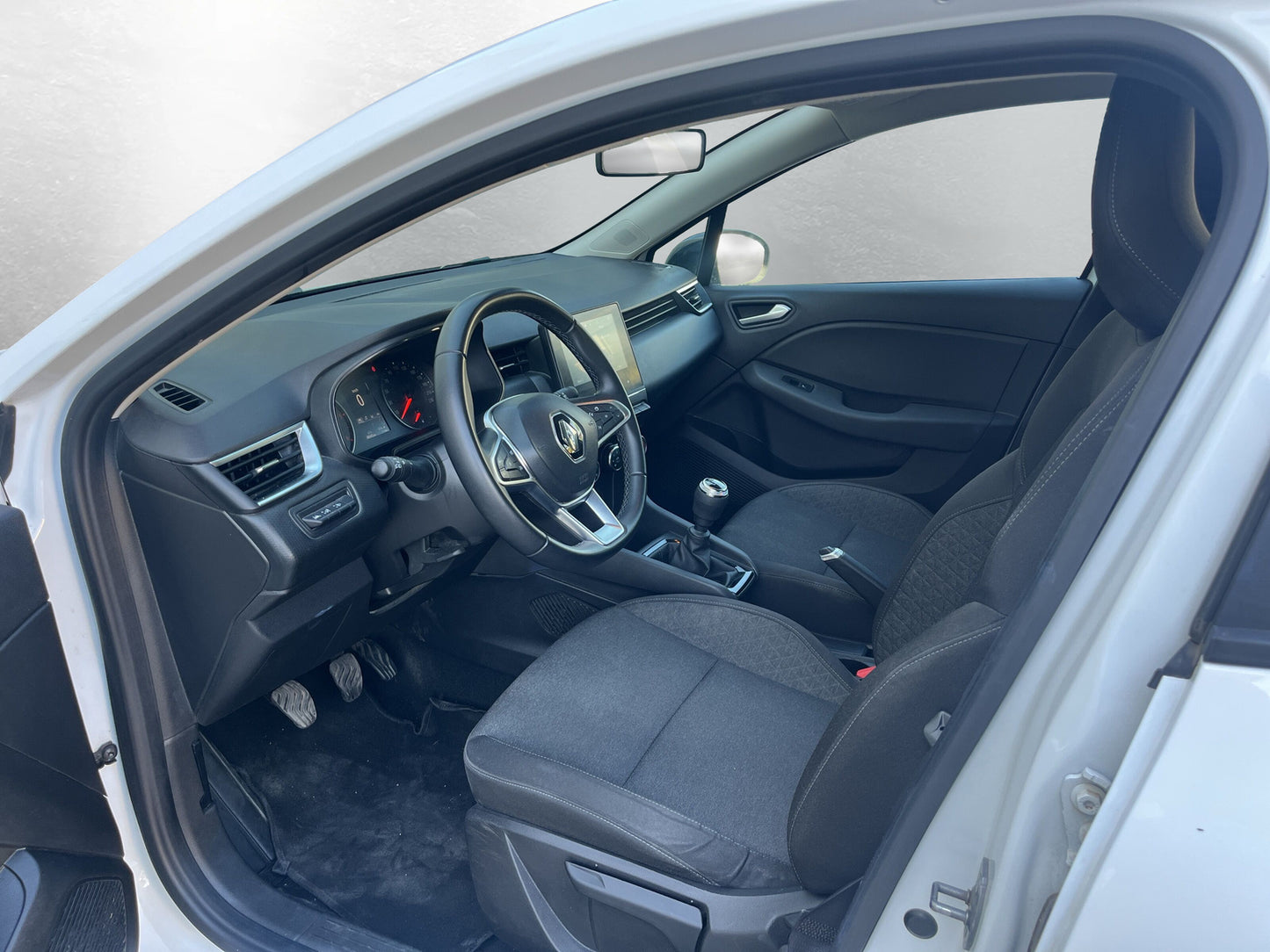 RENAULT CLIO año 2023