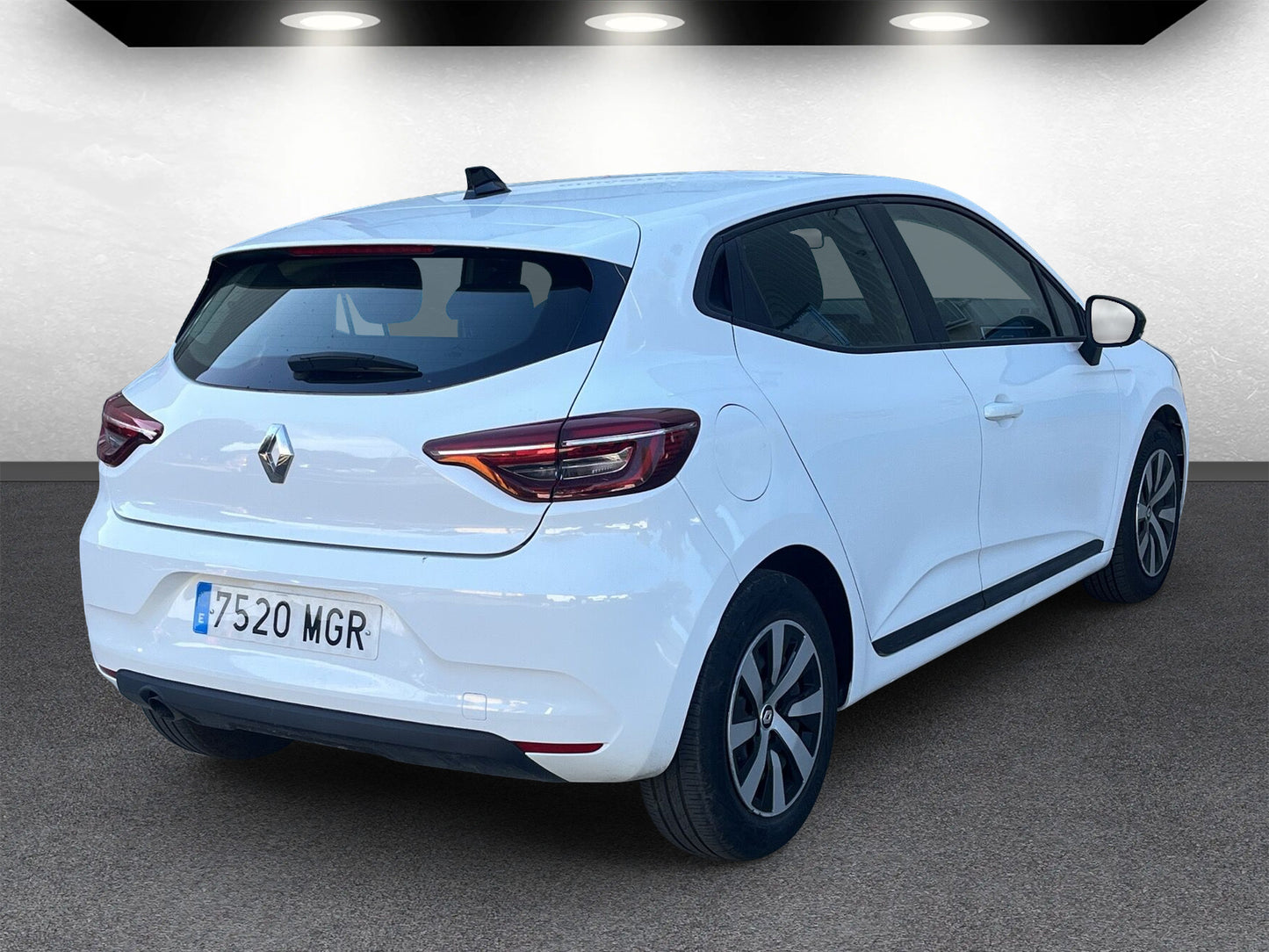 RENAULT CLIO  año 2023
