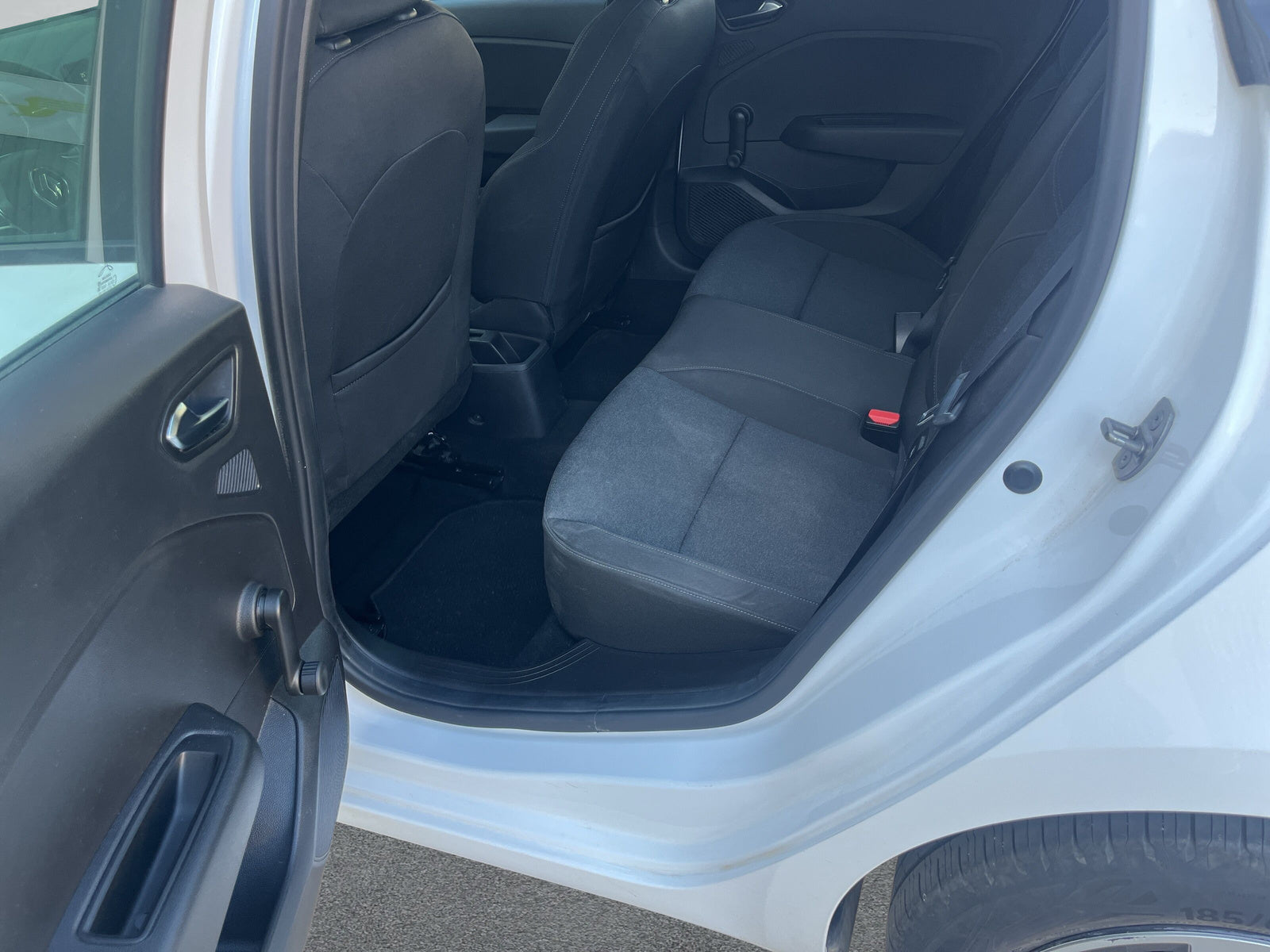 RENAULT CLIO  año 2023