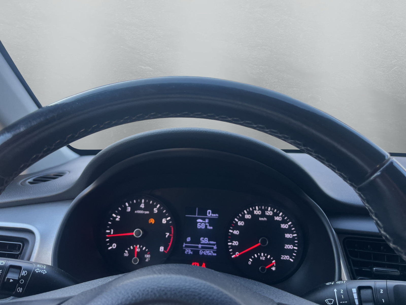 KIA STONIC año 2023.